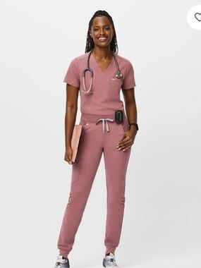 Figs Women's Track Joggers & V-Neck Top - MAUVE